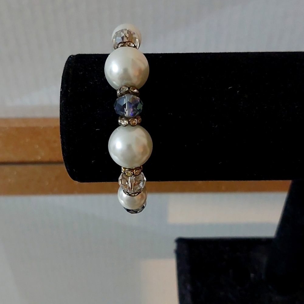 Handmade Elastic White and Crystal Bracelet